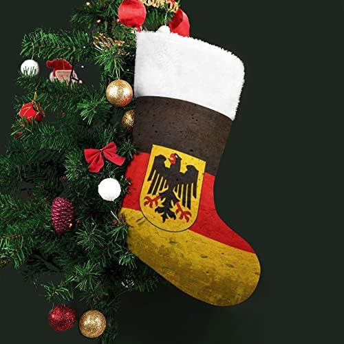 Германско знаме со германски орел Божиќ што виси порибни чорапи за Божиќно дрво за одмор дома