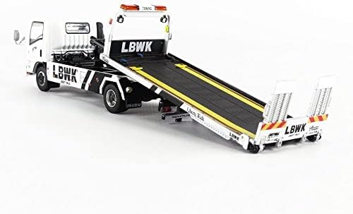 Truescale Miniatures Isuzu N-серија возило Flatbed Transporter RHD LBWK White LBWK Black 1/64 Diecast Model со вистинска скала минијатури