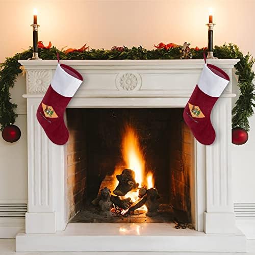 Делавер државно знаме Божиќни чорапи за порибување со кадифен камин што виси за Божиќно дрво
