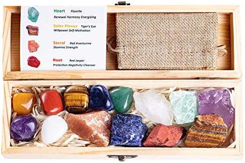 Комплет за природни лековити камења и кристали, 17 парчиња во дрвена кутија - 7 чакра соборени камења, 7 чакра сурови камења, торба