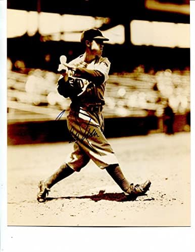 Гуди Розен потпиша автограм Бејзбол Фото 8x10 - Автограмирани фотографии од MLB