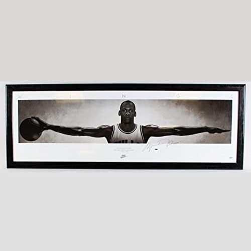 Мајкл Jordanордан потпиша постери крилја приказ Најк - COA BAS & UDA - Автограмирани НБА фотографии