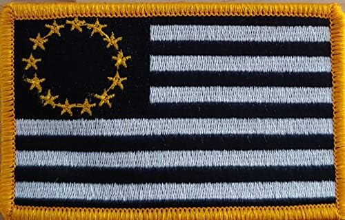 Бетси Рос САД Соединетите држави знаме извезено железо-он шие лепенка црна, бела и златна верзија морал амблем на рамената златна граница