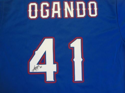 Алексеј Огандо го автограмираше Тексас Ренџерс Синиот дрес со доказ, слика на потпишување на Алексеи за нас, Тексас Ренџерс, Светска