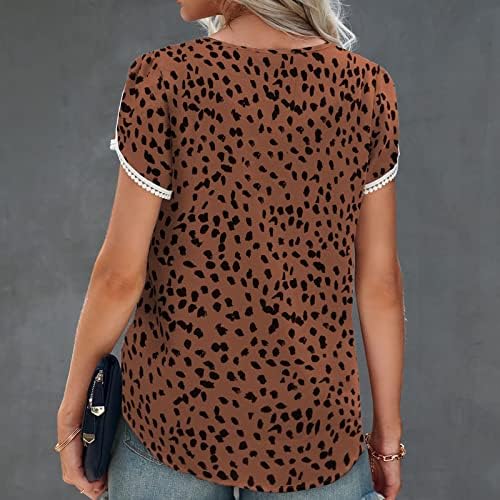 Облечени кошули за жени леопард/точка печатена маица со ливчиња со ливчиња чипка трим блузи летни обични врвови на кратки ракави