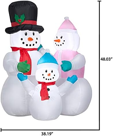 Декорацијата за надувување на семејната сцена на Снежан Снежен човек,