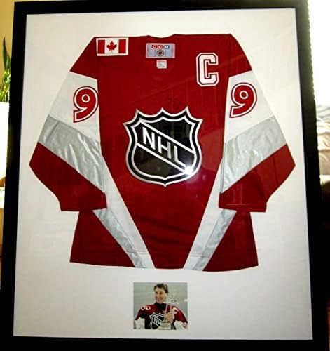 Вејн Грецки автограмираше потпишана во Ол -стар игра во 1999 година CCM Jersey Matted Framed JSA - автограмирани дресови на NHL