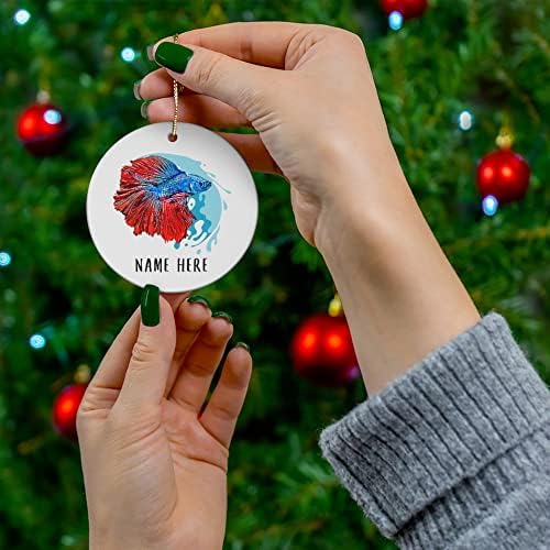 Лично име Бета риба сина црвена перка подароци 2023 Божиќни кружни керамички украси круг керамика