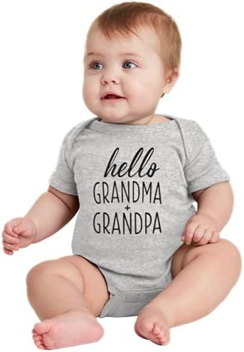 Најава за бременост за баби и дедовци со големина 0-3 месеци: Здраво баба + дедо бебе најава за семејно ромпер Греј. Девојче за