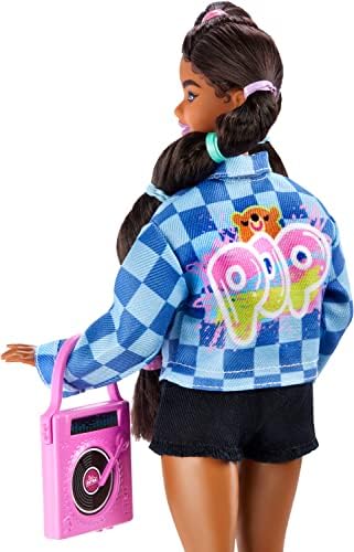 Барби дополнителен асортиман на миленичиња и модни пакувања со домашно милениче и додатоци за кукла и милениче, подарок за деца на возраст