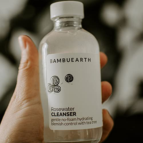 Чистачот за чистење на вегетаријан во Bambuearth Rosewater помага во хидрат, балансирање и смирување - чистач за не -пенење