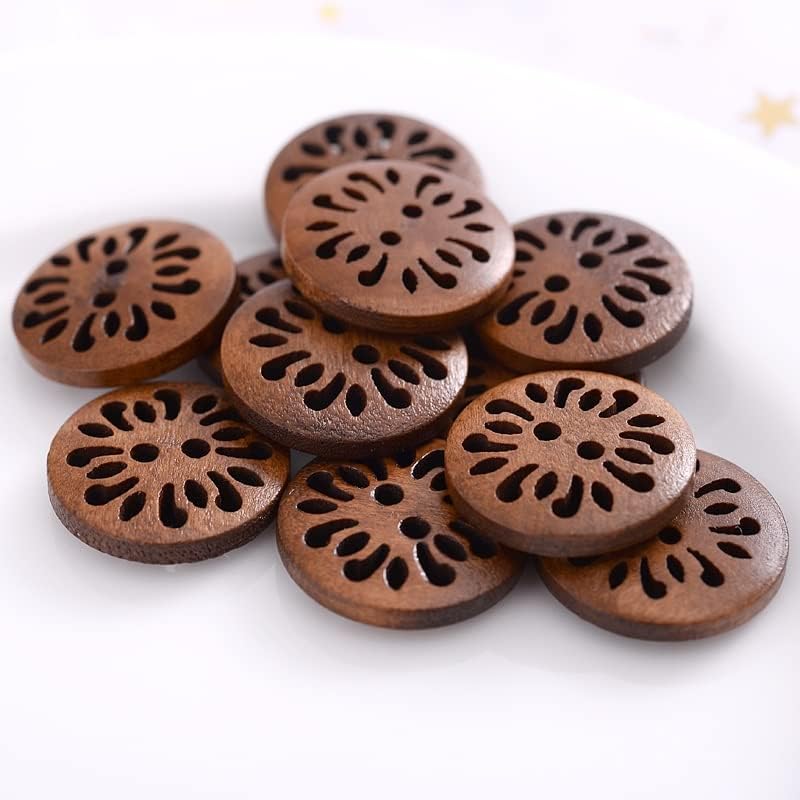 Jkuywx 18mm 30 парчиња дрвени копчиња симпатични кружни темно кафеави модели копчиња за облека DIY облека за облека