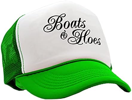 Gooder Tees - чамци N Hoes - Престиж во светот Ферел Смешно - Гроздобер ретро стил Камиер капа капа