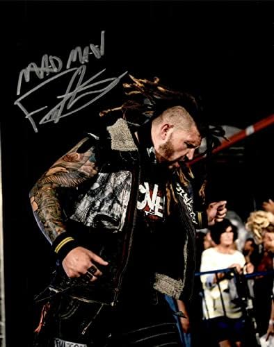 Madman Fulton потпиша влез на удар 8x10 Photo 1 WWE NXT Sawyer - автограмирани фудбалски фотографии