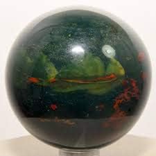 Заздравување на кристална сфера на крвопролевање - природен камен на крвта Аура за чистење на камења Реики топка за жени и мажи - автентични