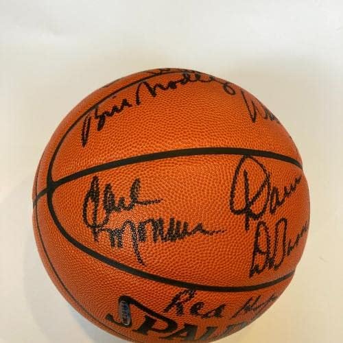 1972-73 Newујорк Никс НБА Шампионски тим потпиша НБА игра кошарка Уда Коа - Автограмирани кошарка