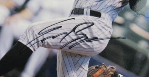 Ерик Бирнс потпиша автоматски автограм 8x10 Фото IV - автограмирани фотографии од MLB