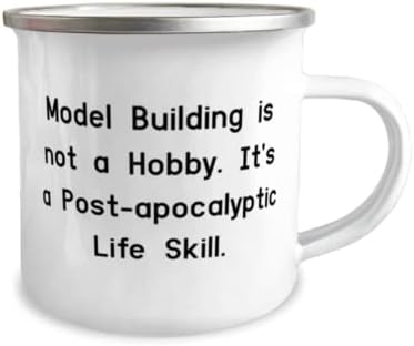 Градењето на модели не е хоби. Тоа е пост-апокалиптик. 12oz кампер кригла, зграда на модели, инспиративни подароци за градење