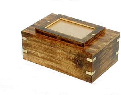 Дрвени кутии со антички урни, дрвени кутии со човечка пепел, дрвени кутии за урн