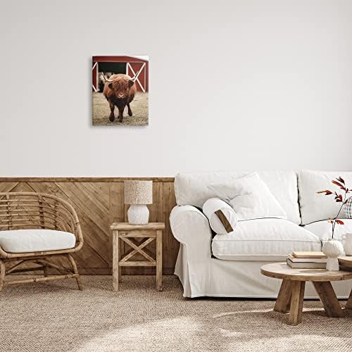 Студел индустрии кои трошат висорамнини говеда смела црвена штала платно wallидна уметност, дизајн од Дакота Динер
