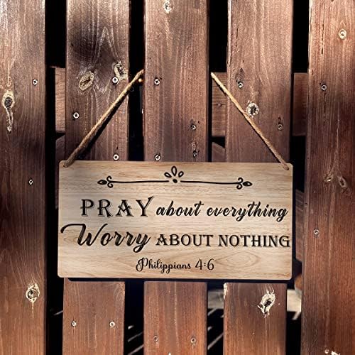 Христијанска молитвена знак Смешна фарма куќа Молете се за сè што се грижи за ништо дрвен виси знак рустикален ретро wallиден декор за украси