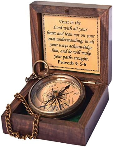 Доверувајте во Господ со сето свое срце-Провери 3: 5-6 Цитат врежан компас со дрвена кутија, кампување компас, подарок компас,